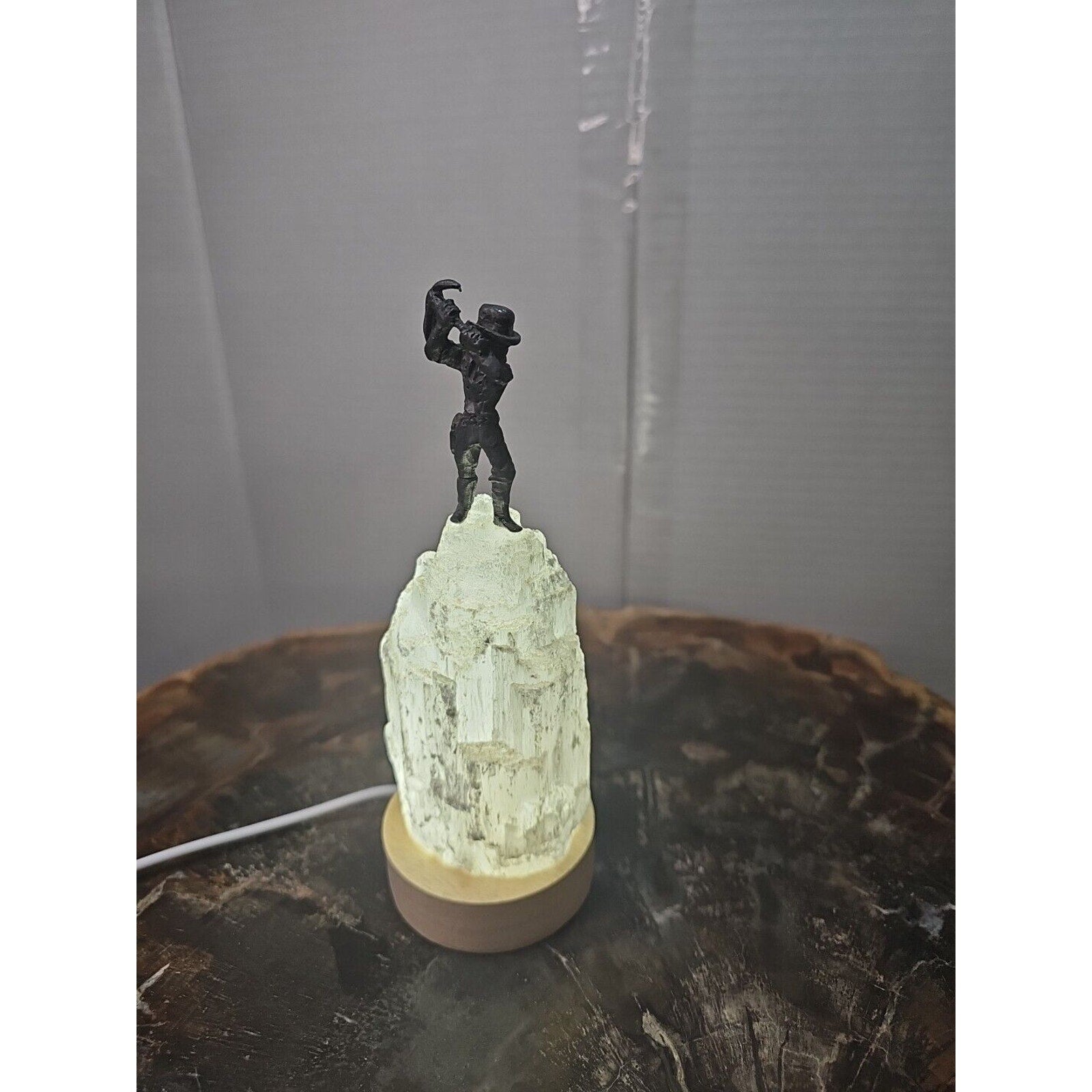 356g selenite tower lamp W/led