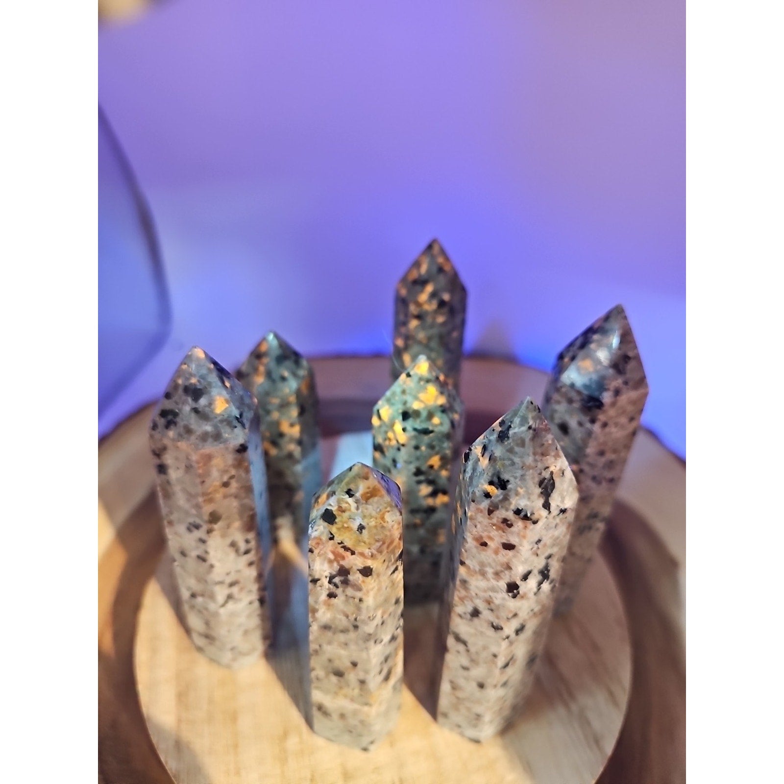 Yooperlite stone Tower UV Reactive 4in Tall Avg 98grams Avg 1 Each