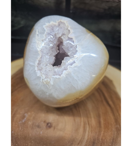 Natural 4.35lb Agate Carnelian Quartz Crystal Geode