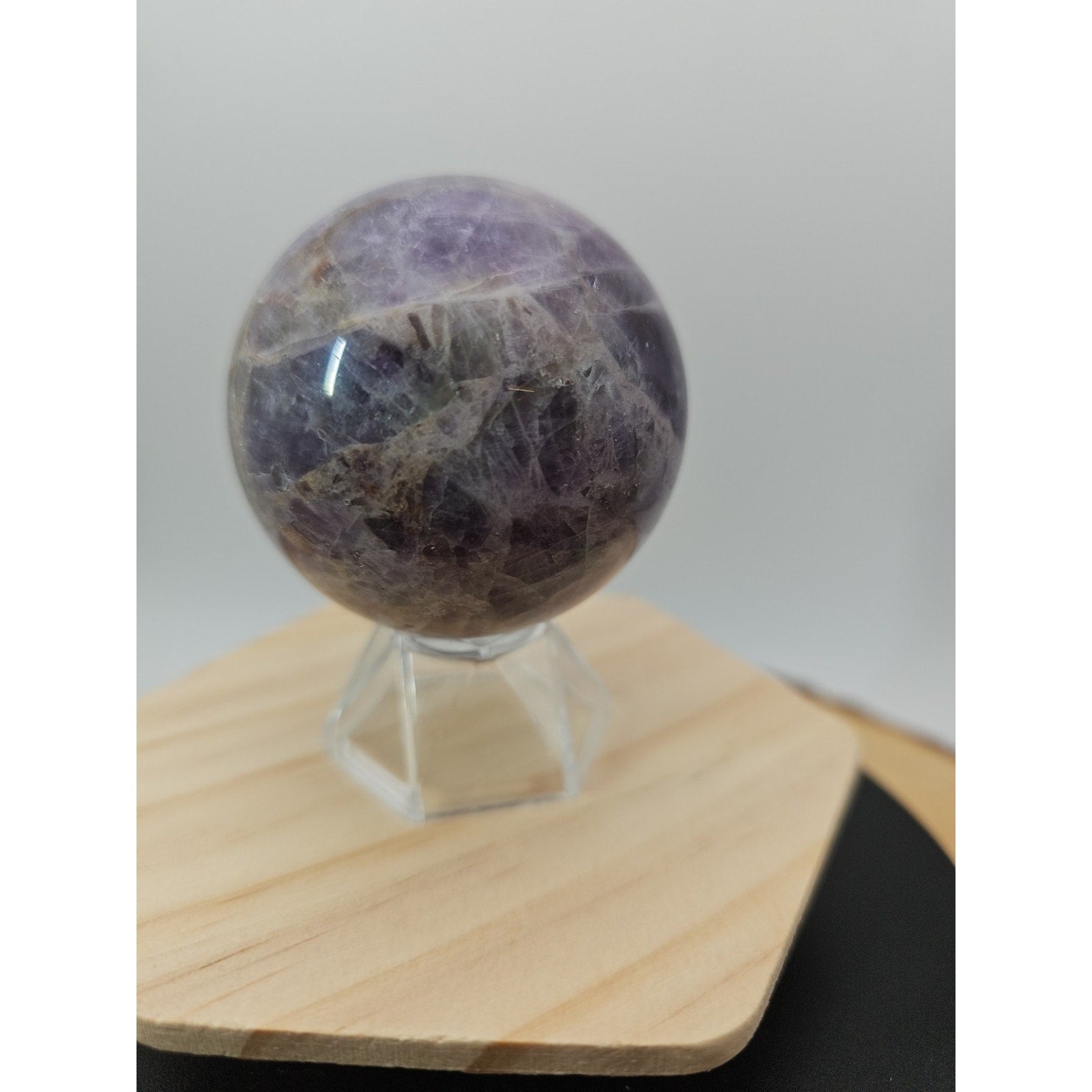 Chevron Amethyst Sphere 250g 56mm