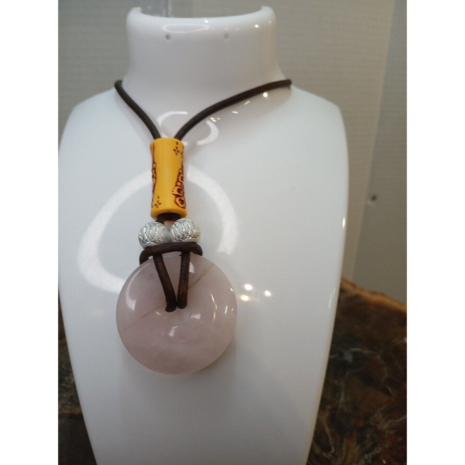 ROSE QUARTZ PENDANT NECKLACE