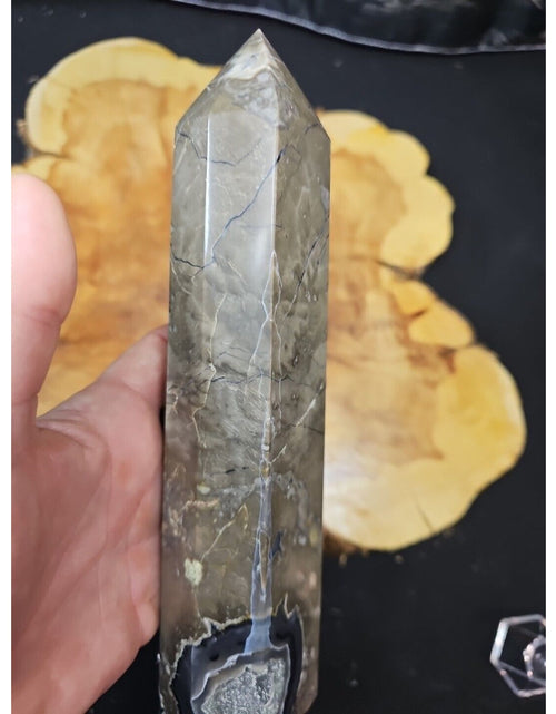 Load image into Gallery viewer, 1.71LB 1Pcs Vesuvianite Agate Carnelian Crystal Point Flashing FLUOR Under UV
