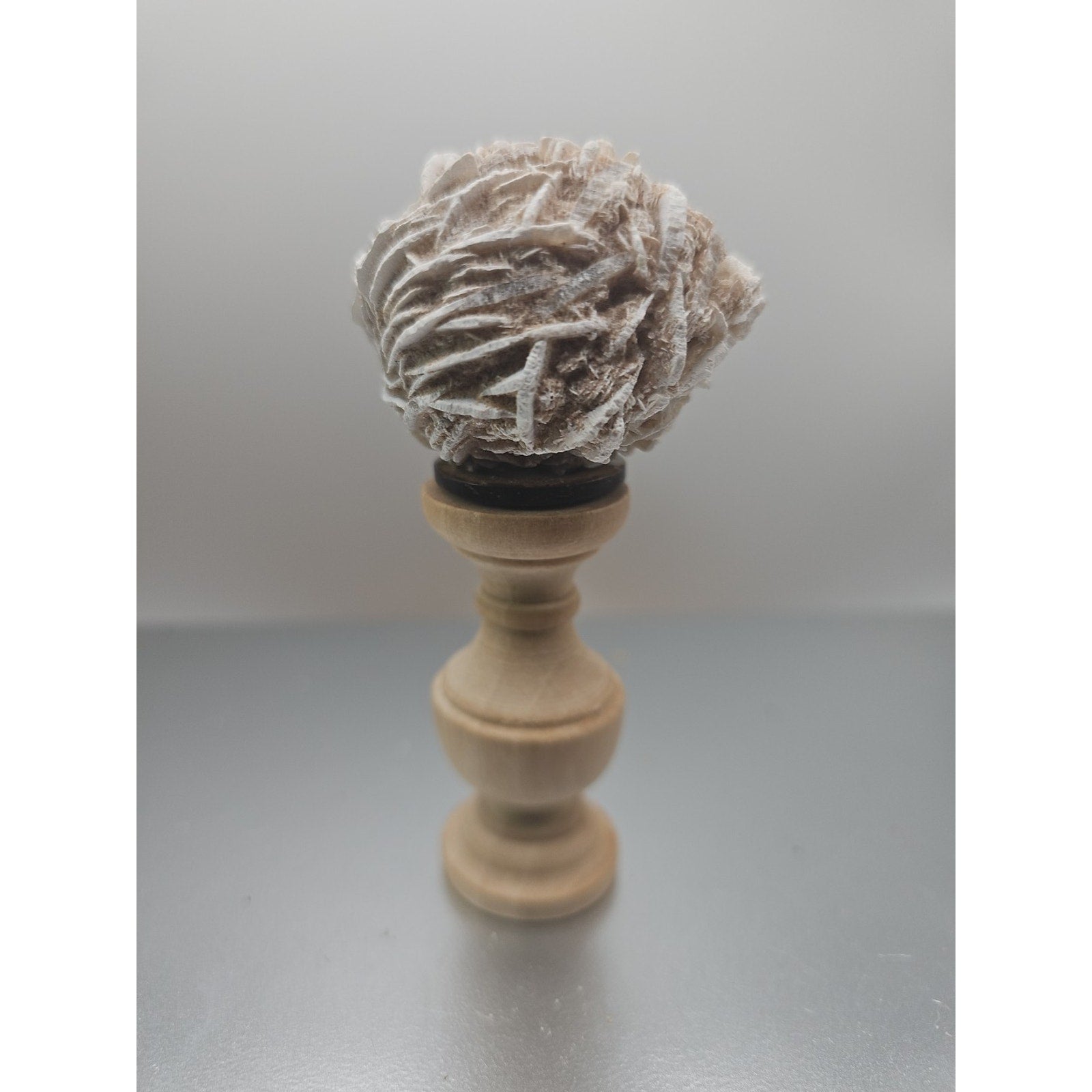 Desert Rose Crystal Stone W/stand 71grams