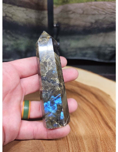 Load image into Gallery viewer, Labradorite Tower 4in 143gr
