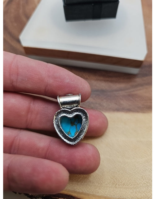 Load image into Gallery viewer, Turquoise heart pendant
