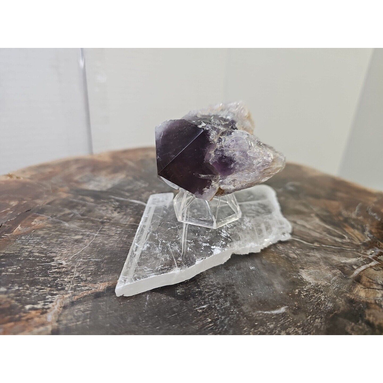 209g Amethyst Point Crystal W/ Selenite Base Really Great Point!!