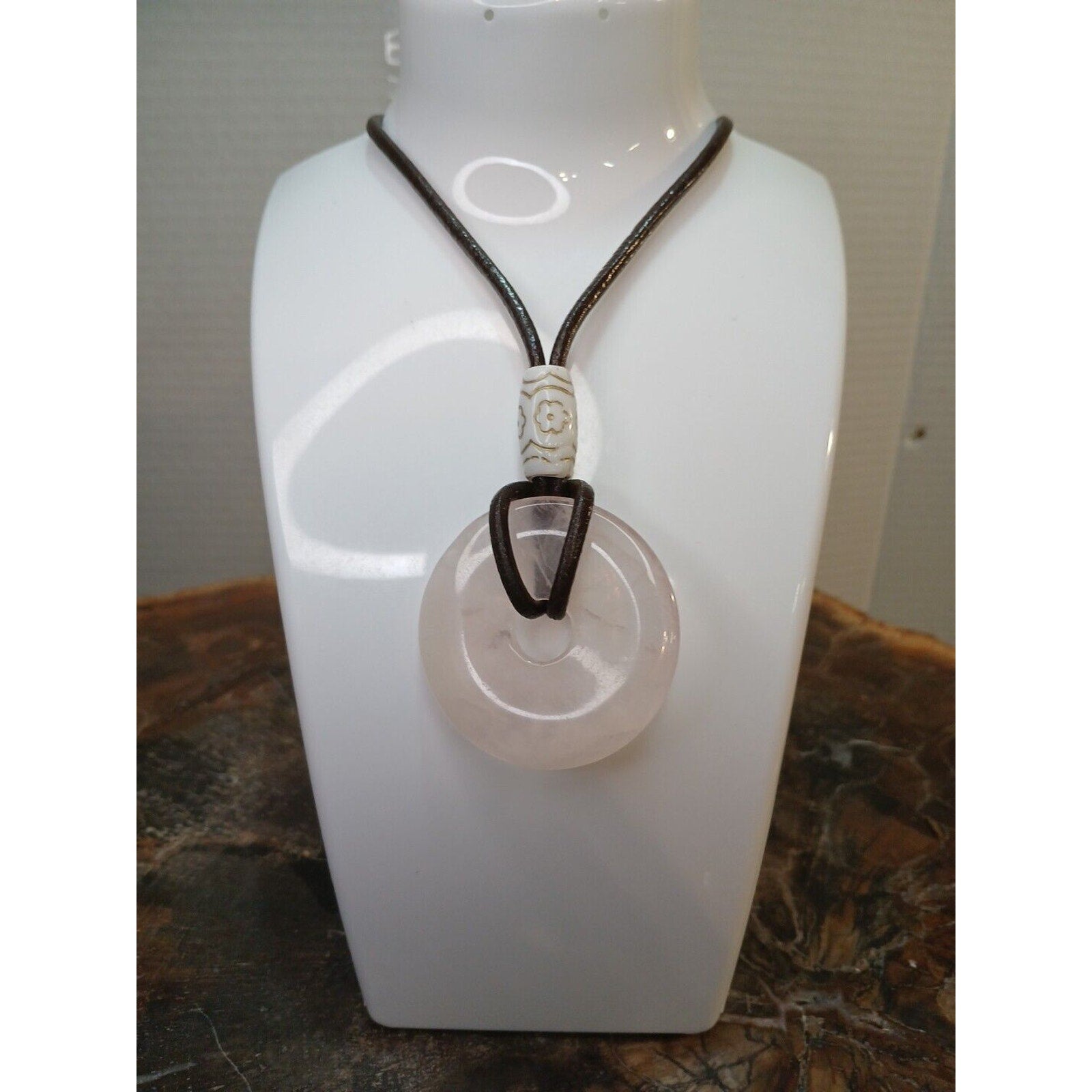 ROSE QUARTZ PENDANT NECKLACE