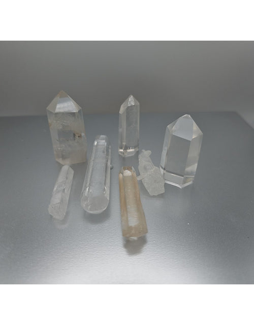 Load image into Gallery viewer, White Quartz Crystals 7pcs
