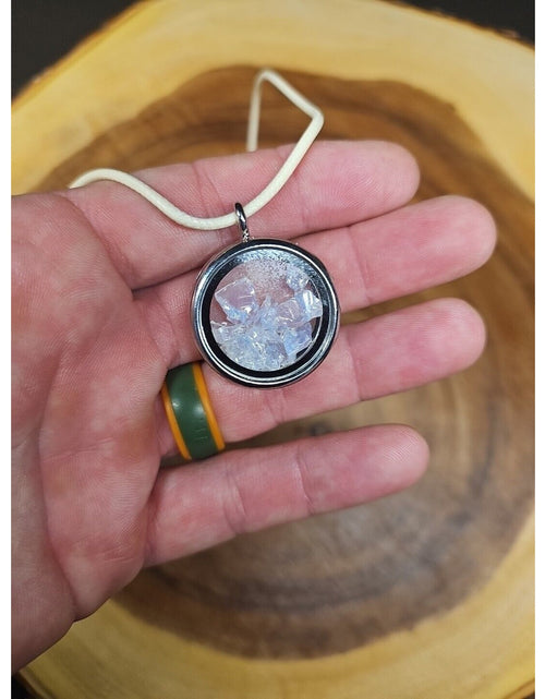 Load image into Gallery viewer, Necklaces Pendant Crush Opal
