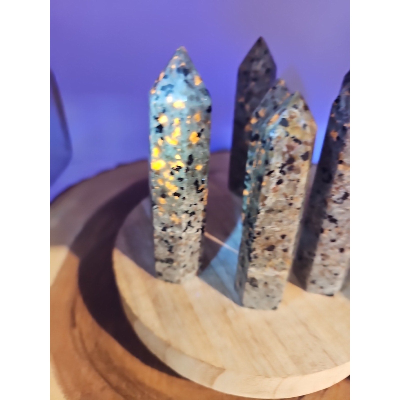 Yooperlite stone Tower UV Reactive 4in Tall Avg 98grams Avg 1 Each