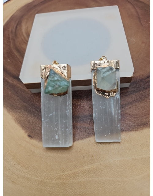 Load image into Gallery viewer, 1 Each Fluorite Pendante/Selenite
