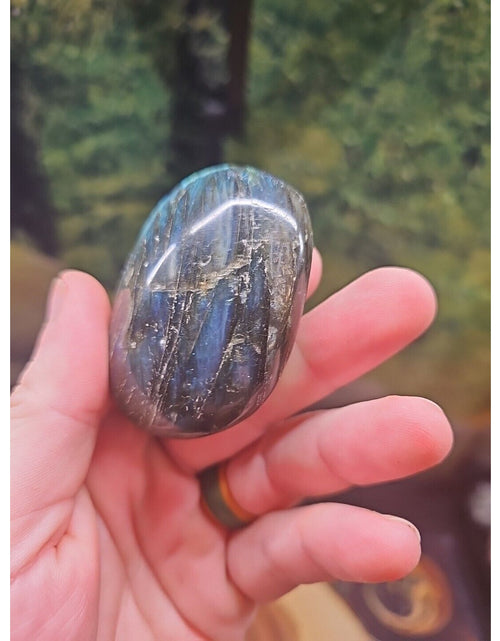 Load image into Gallery viewer, Labradorite Plam Stone 117 Grams Healing
