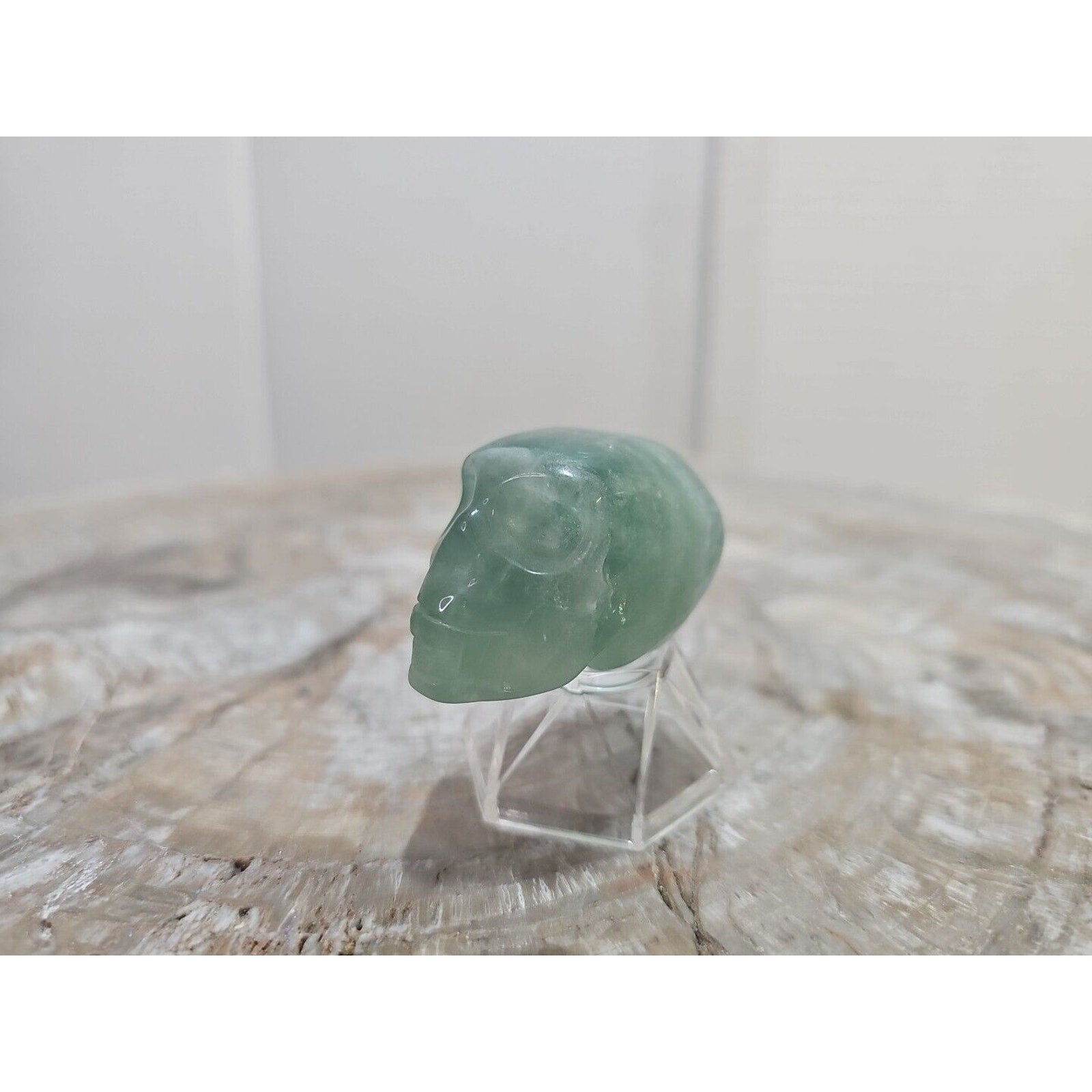 Natural fluorite skull quartz hand carved crystal skull healing. 80grams