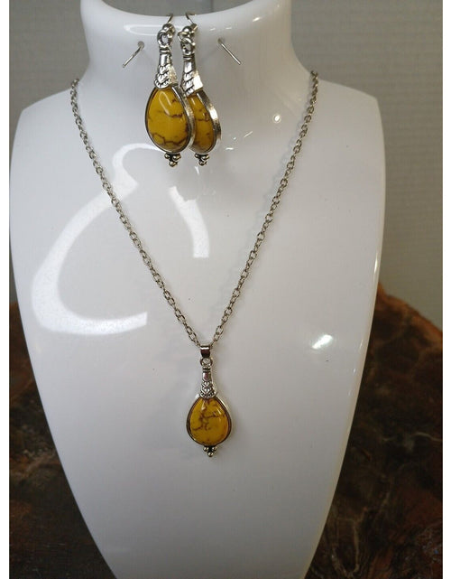 Load image into Gallery viewer, NATURAL STONE NECKLACE AND EARRINGS
