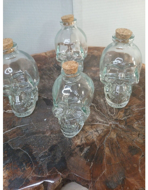 Load image into Gallery viewer, 4pcs Skull Decanter Leadfree Glass Skull Prop Bottle With Cork Stopper
