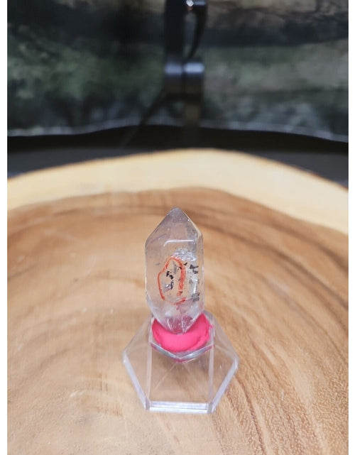 Load image into Gallery viewer, Quartz Crystal Point W/stand 19grams

