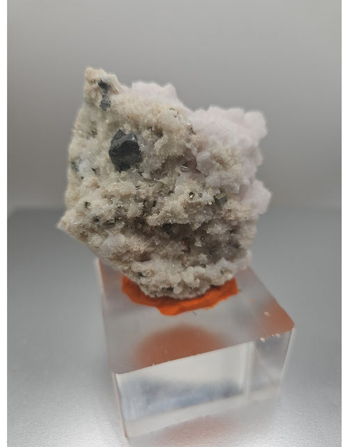 Load image into Gallery viewer, Mangano Calcite Peru 121grams
