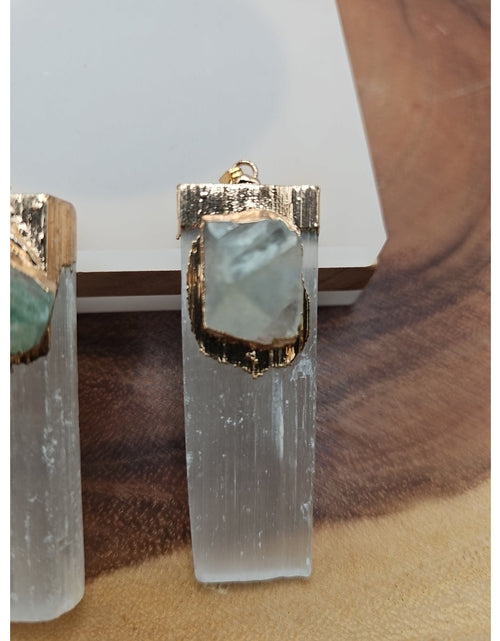 Load image into Gallery viewer, 1 Each Fluorite Pendante/Selenite
