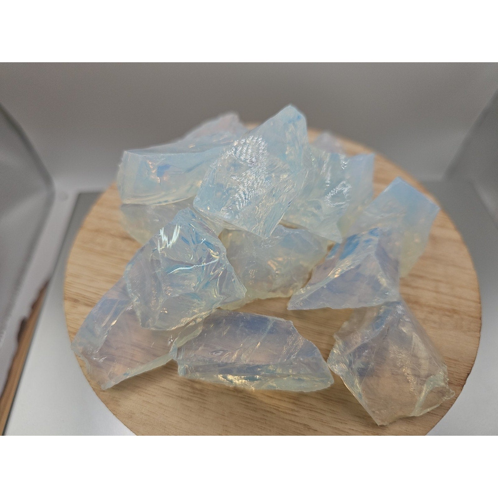 Opalite crystal Chucks 5pcs 4oz Avg
