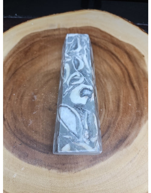 Load image into Gallery viewer, 1000 Eye Jasper 1.76lb 7.5in Tall
