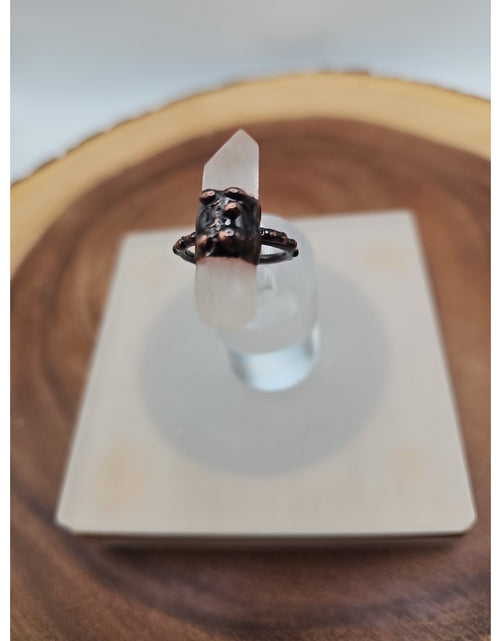 Load image into Gallery viewer, Adjustable Quartz Crystal Ring

