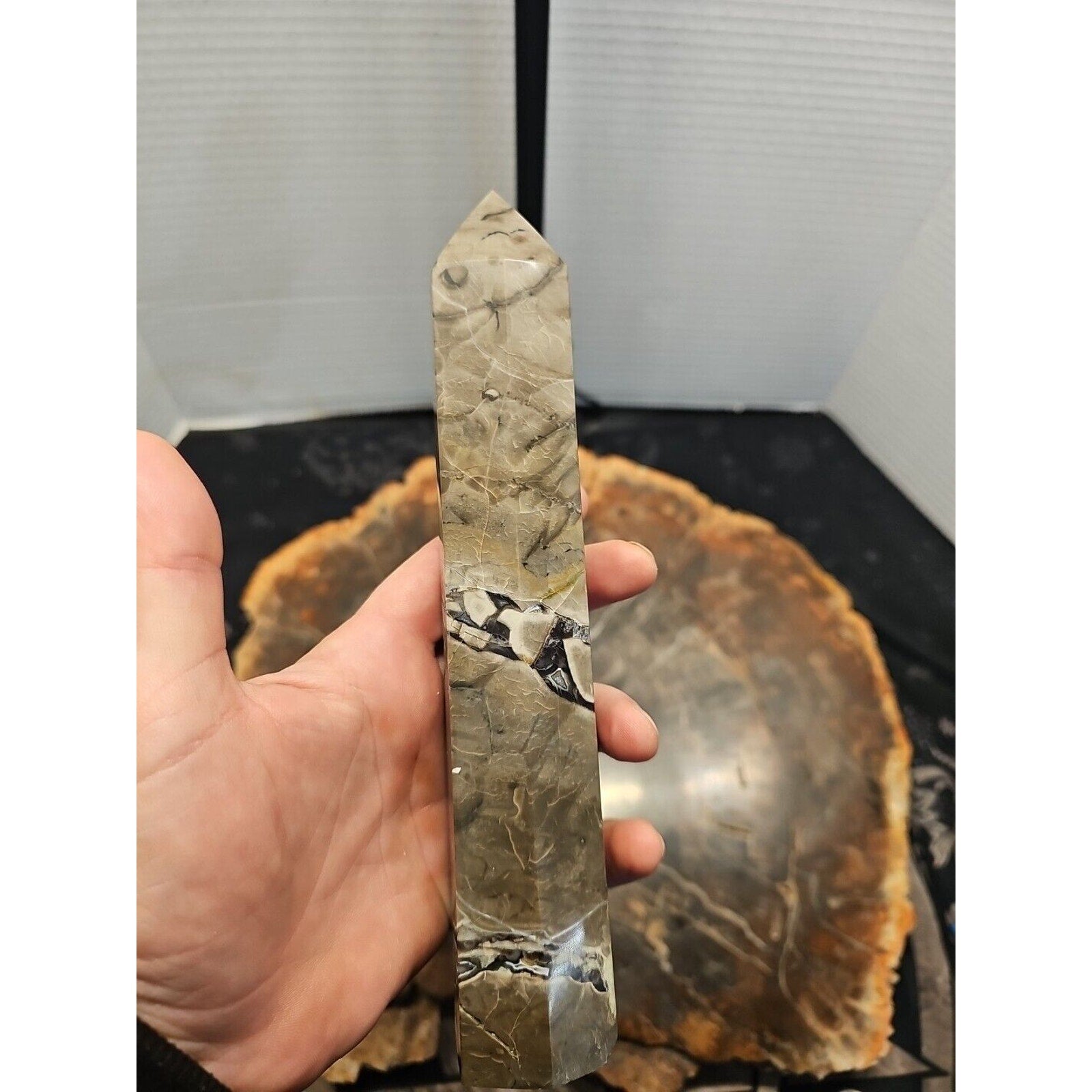 1.20LB 1Pcs Vesuvianite Agate Carnelian Crystal Point Flashing FLUOR Under UV