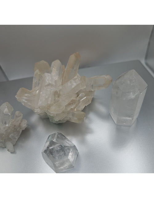 Load image into Gallery viewer, Quartz Crystal Cluster .97lb 4pcs
