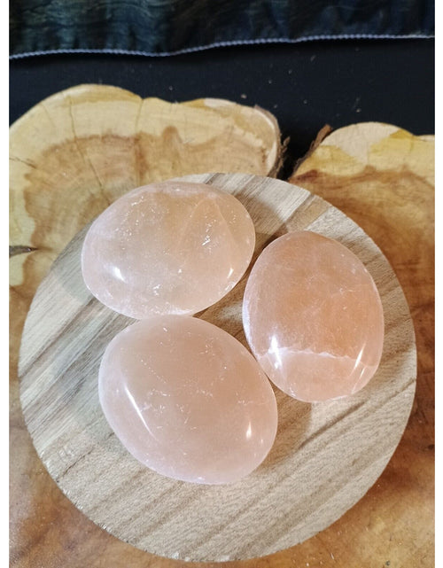 Load image into Gallery viewer, 1 Each Oval Shape Peach Palmstone
