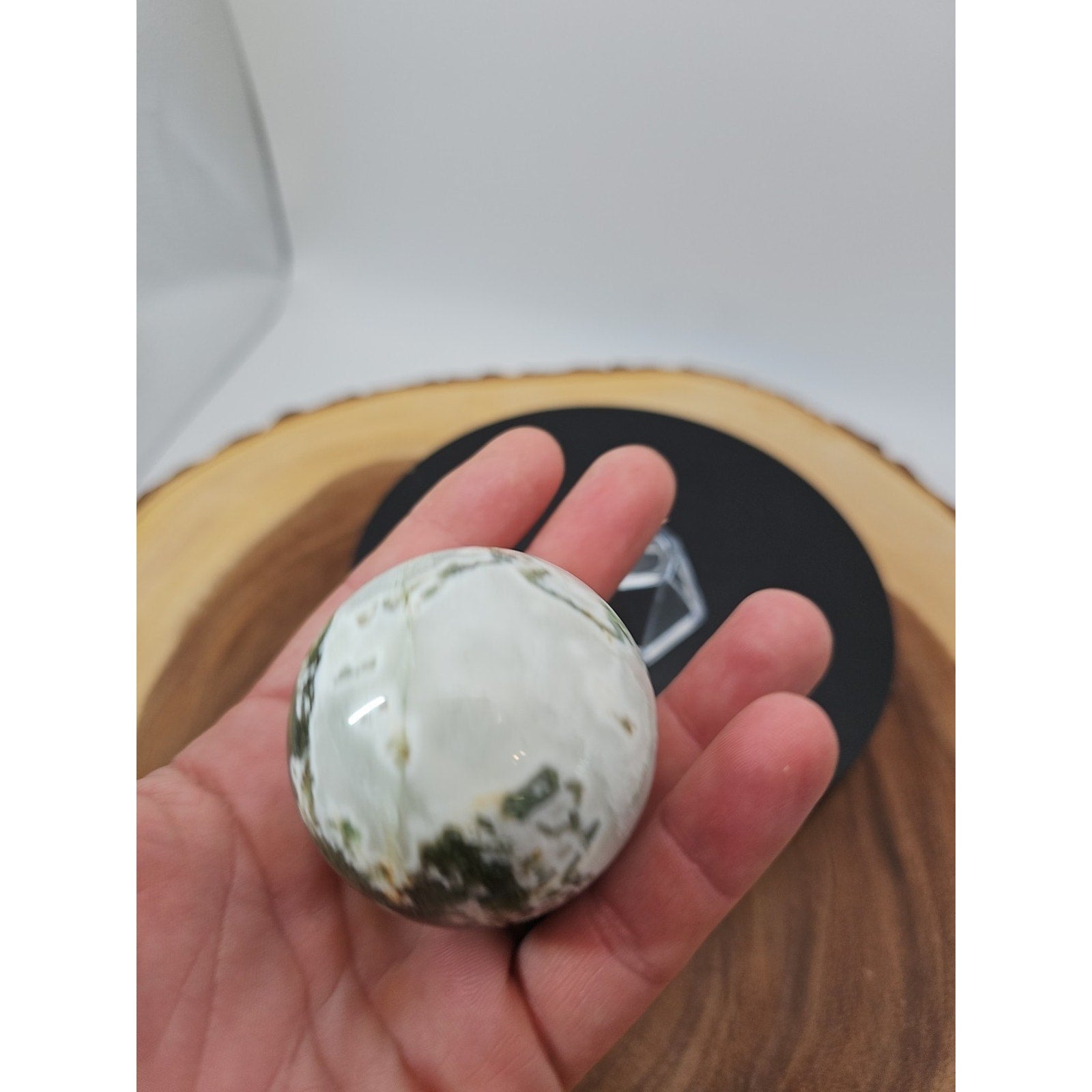 Moss Agate Sphere 187g Wstand 51mm