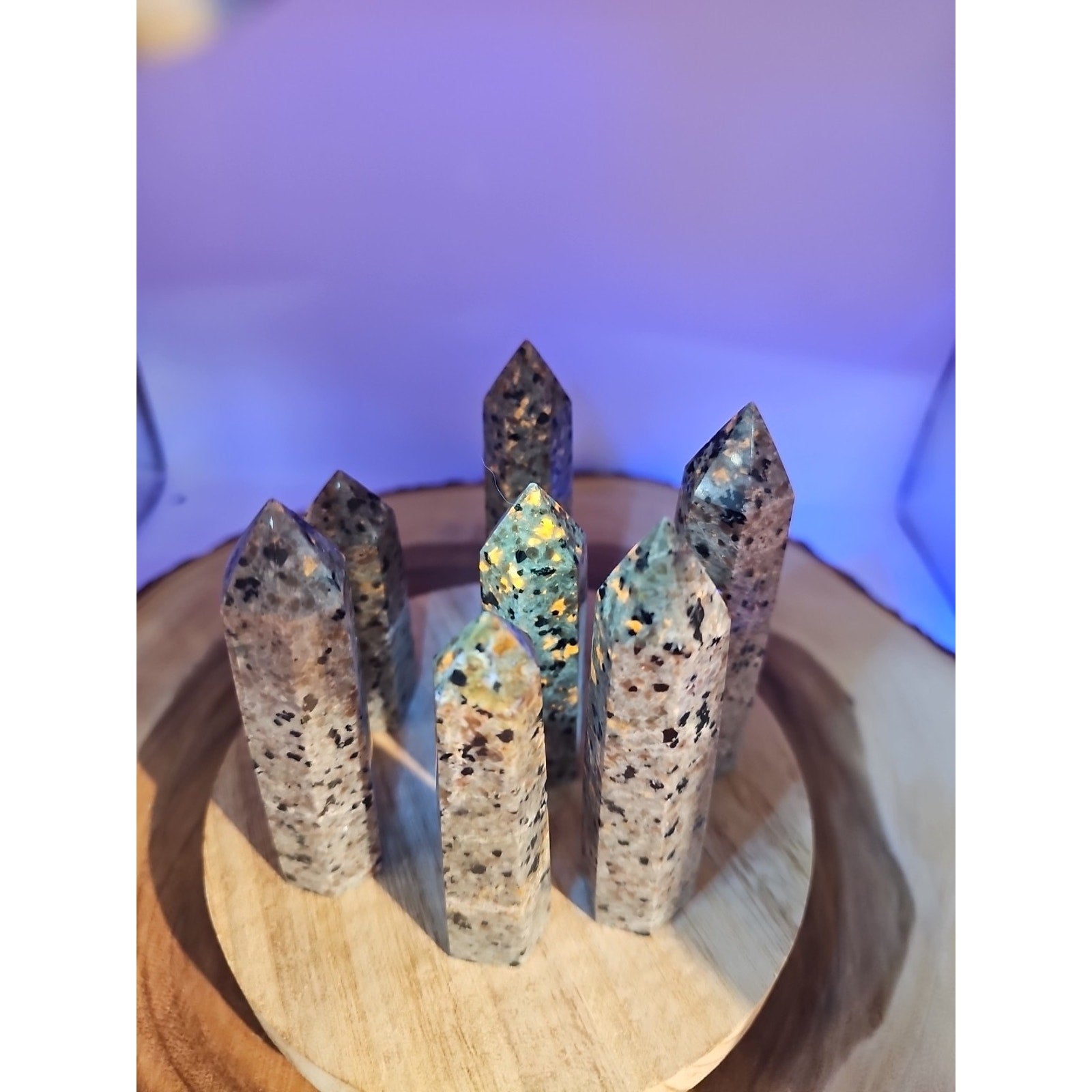 Yooperlite stone Tower UV Reactive 4in Tall Avg 98grams Avg 1 Each