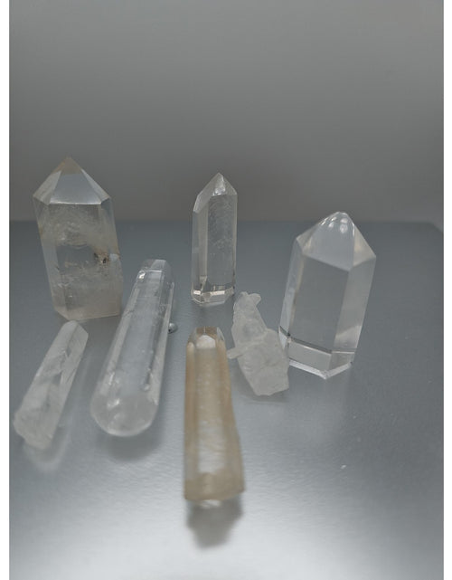 Load image into Gallery viewer, White Quartz Crystals 7pcs
