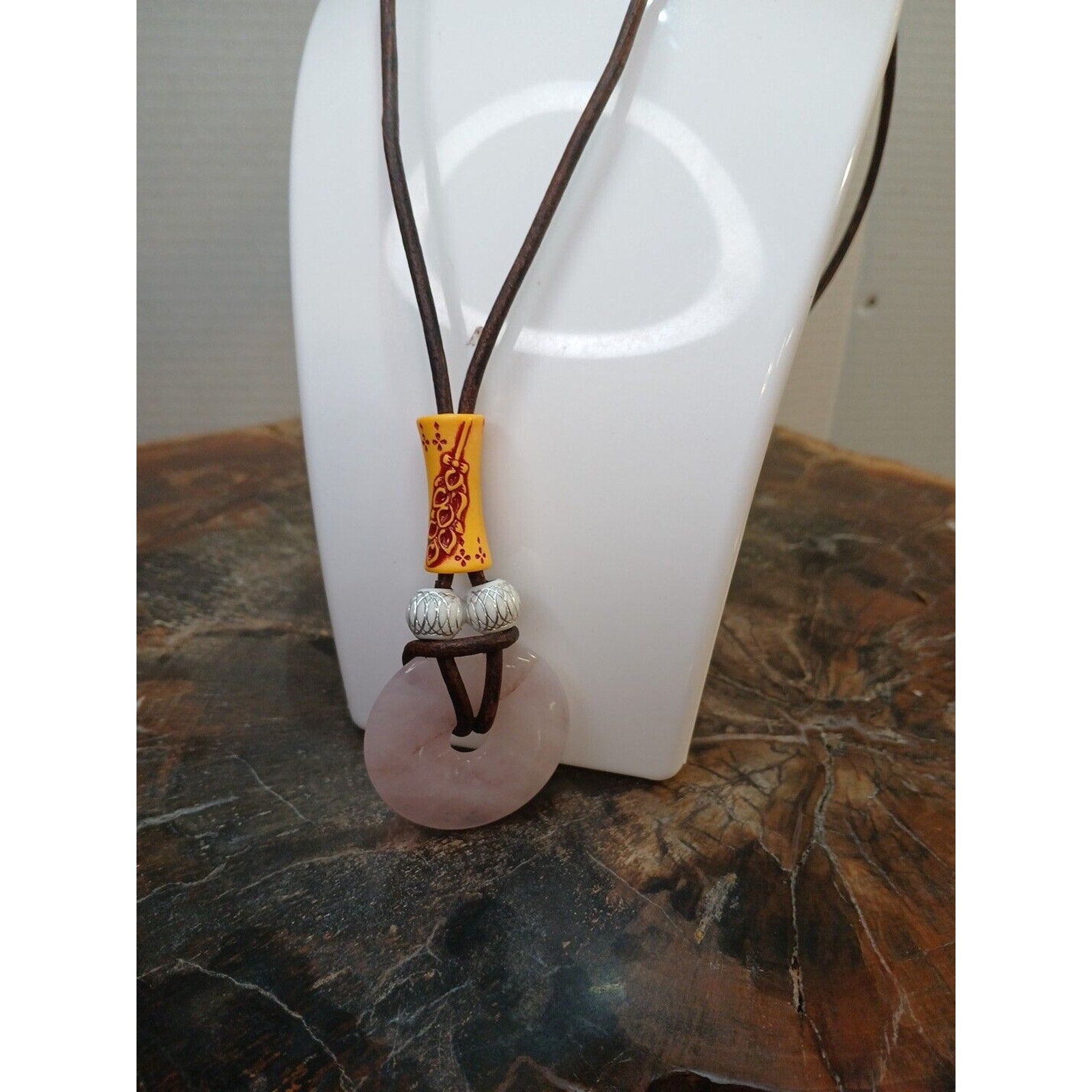 ROSE QUARTZ PENDANT NECKLACE