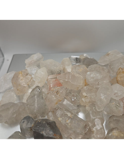 Load image into Gallery viewer, Quartz crystal points 1lb From Brazil

