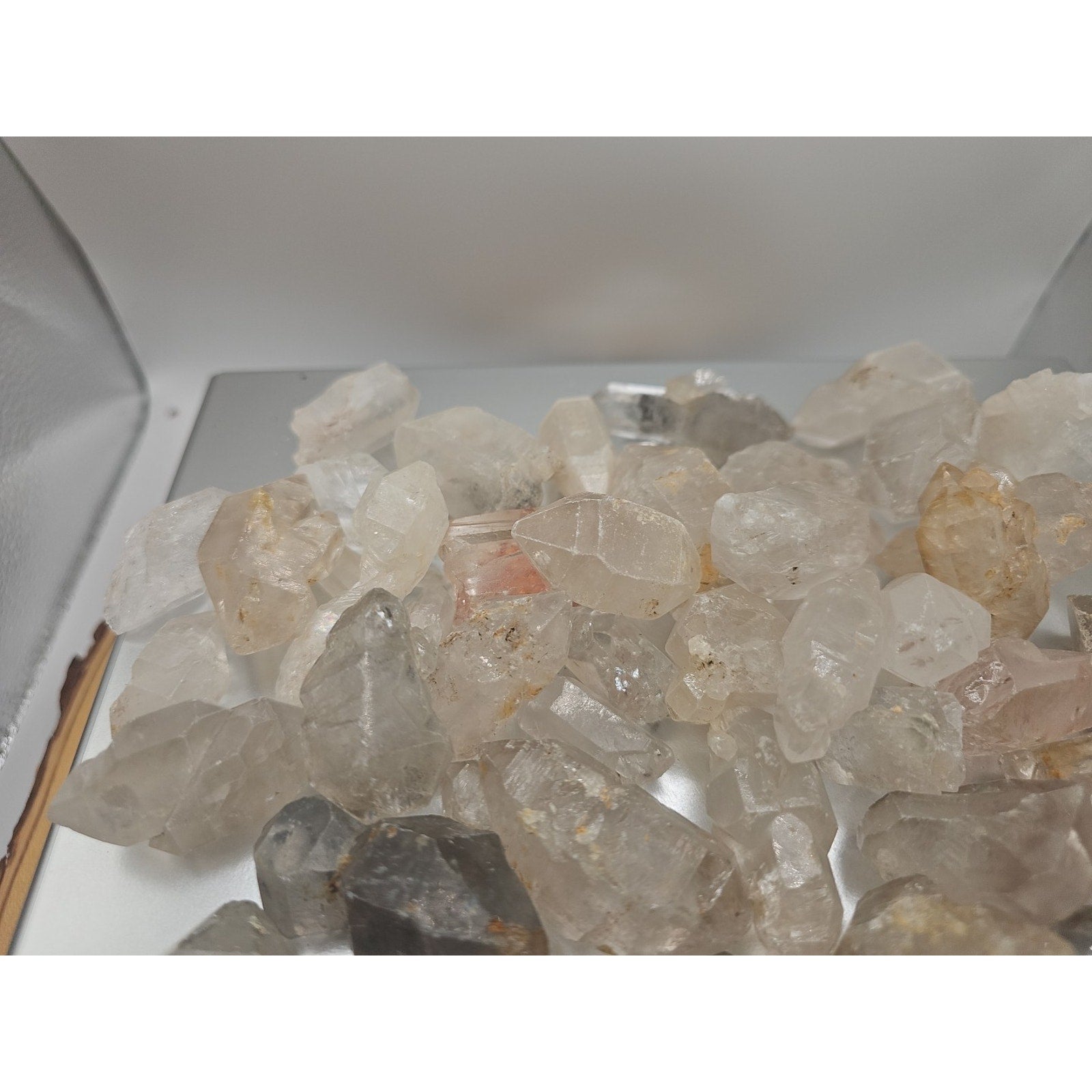 Quartz crystal points 1lb From Brazil