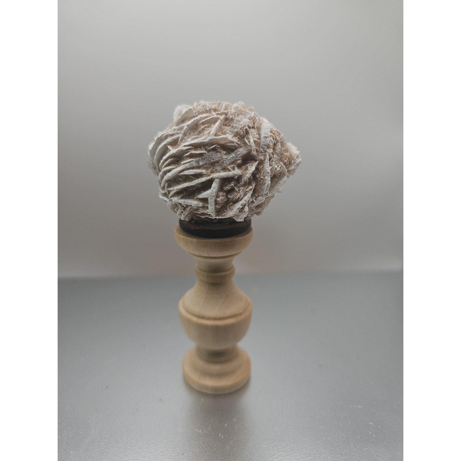 Desert Rose Crystal Stone W/stand 71grams