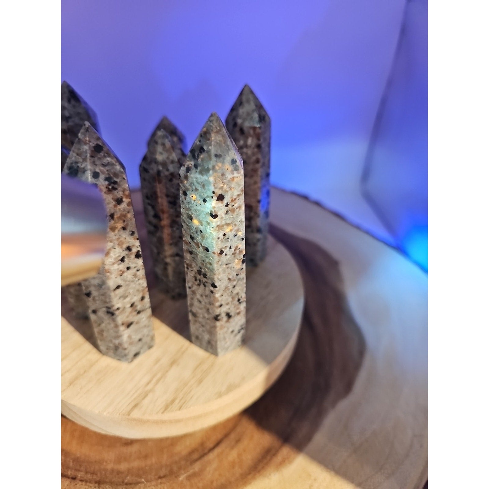 Yooperlite stone Tower UV Reactive 4in Tall Avg 98grams Avg 1 Each