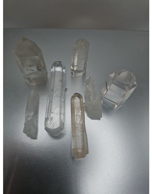 Load image into Gallery viewer, White Quartz Crystals 7pcs
