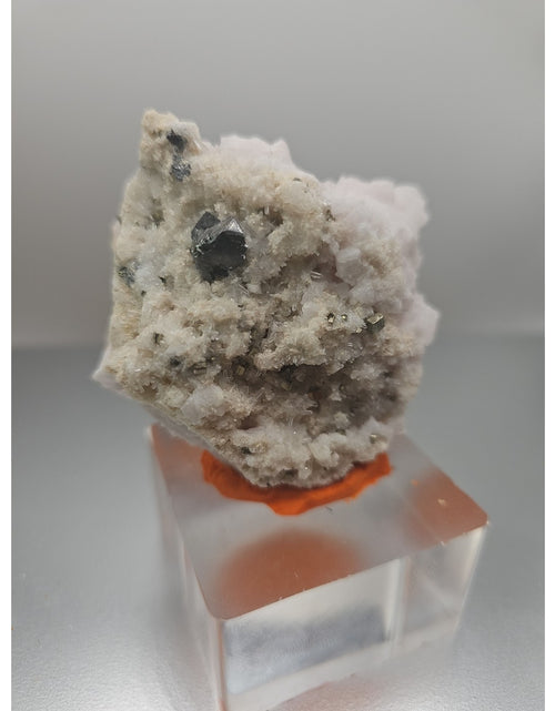 Load image into Gallery viewer, Mangano Calcite Peru 121grams
