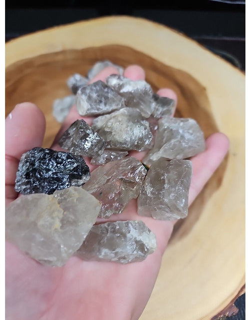 Load image into Gallery viewer, Smoky Quartz Crystal .75lbs 18pcs
