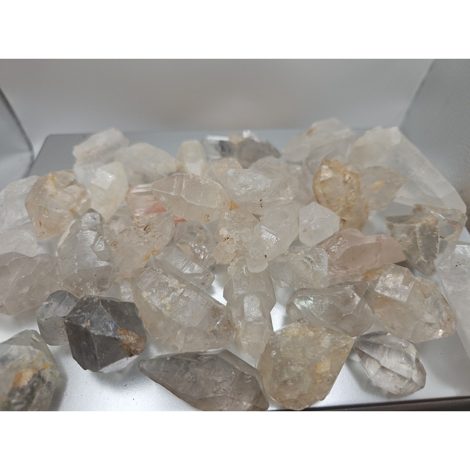 Quartz crystal points 1lb From Brazil