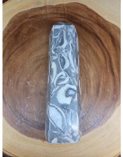 Load image into Gallery viewer, 1000 Eye Jasper 1.76lb 7.5in Tall
