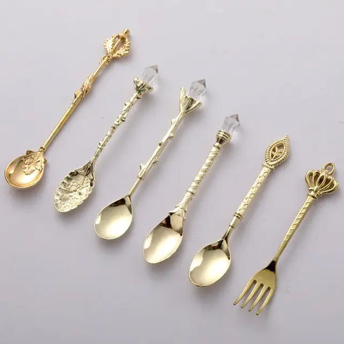 Load image into Gallery viewer, Vintage Dessert Royal Style  Cutlery Set
