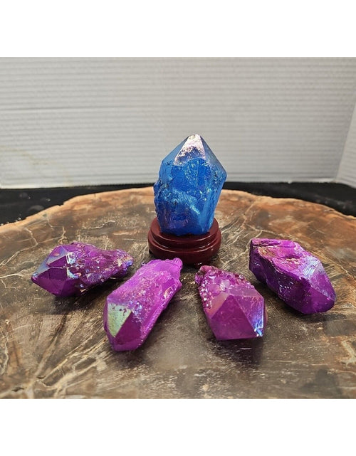 Load image into Gallery viewer, 5Pcs Rainbow Aqua Aura Quartz Crystal Cluster Points Titanium Coating w/Stand
