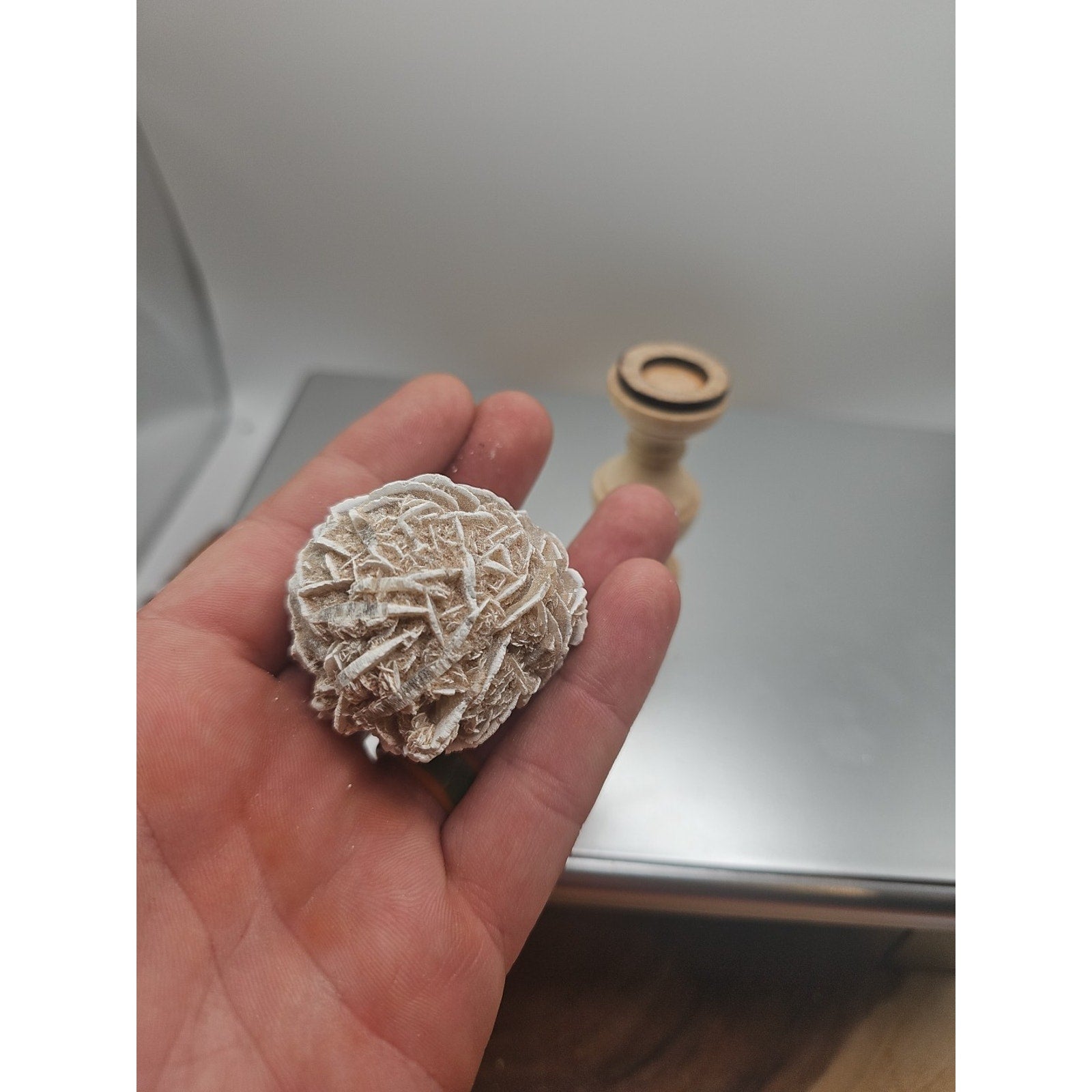 Desert Rose Crystal Stone W/stand 71grams