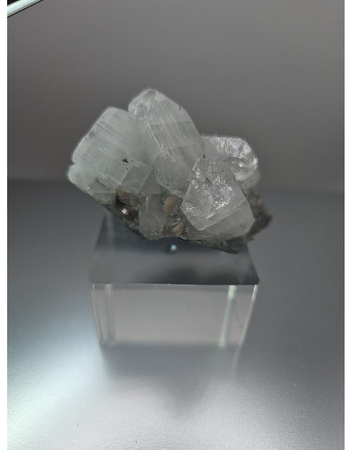 Load image into Gallery viewer, Apophyllite crystal specimen 108grams
