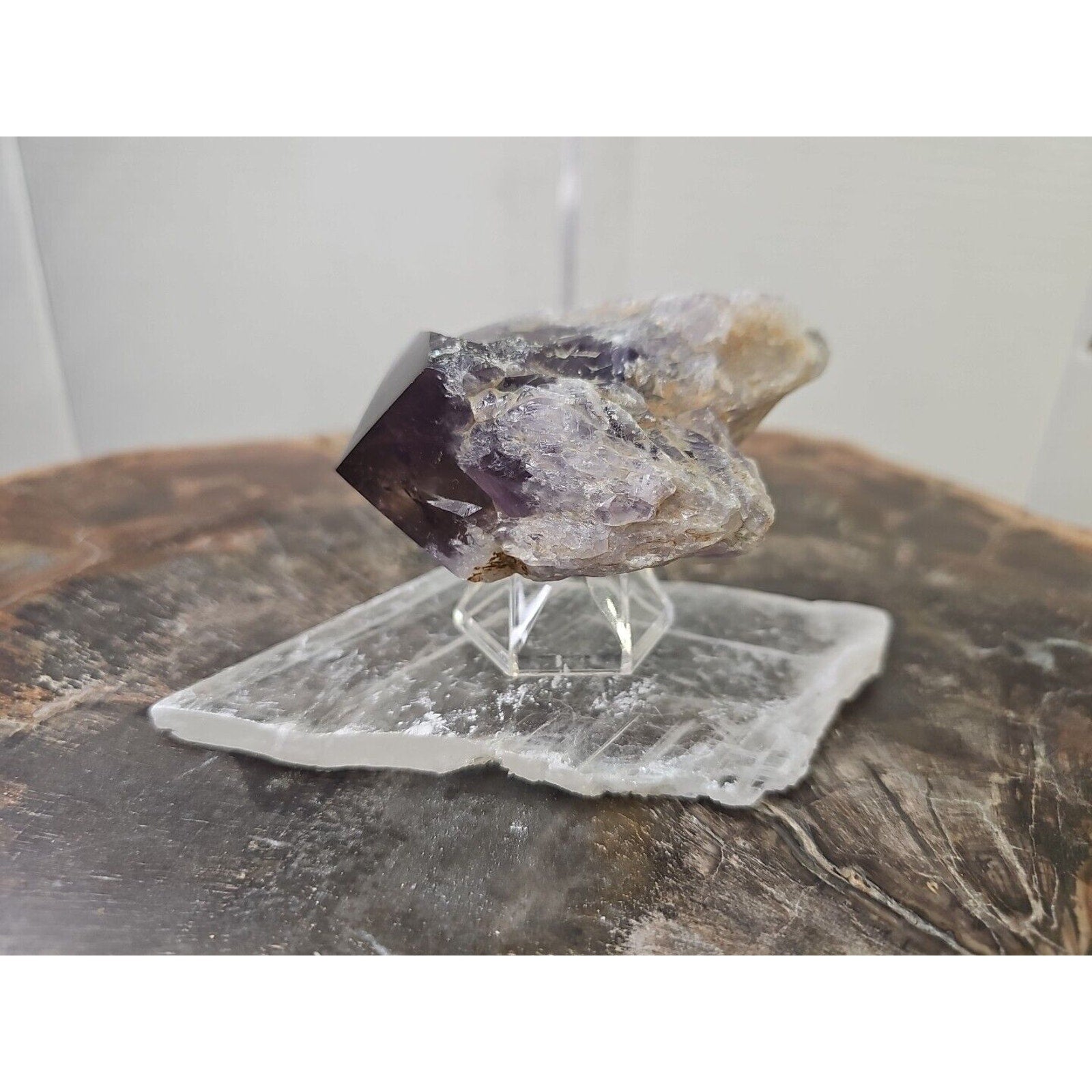 209g Amethyst Point Crystal W/ Selenite Base Really Great Point!!