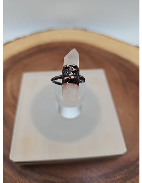 Load image into Gallery viewer, Adjustable Quartz Crystal Ring
