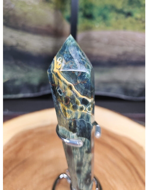 Load image into Gallery viewer, Moss Agate Generator W/Stand 220grams
