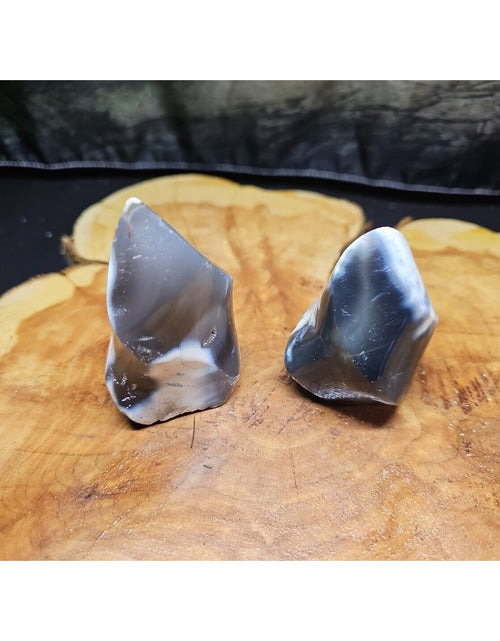 Load image into Gallery viewer, 2Pcs Natural Orca Agate Killer Whale Carnelian Crystal Flame Point Healing
