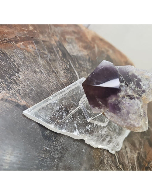 Load image into Gallery viewer, 209g Amethyst Point Crystal W/ Selenite Base Really Great Point!!
